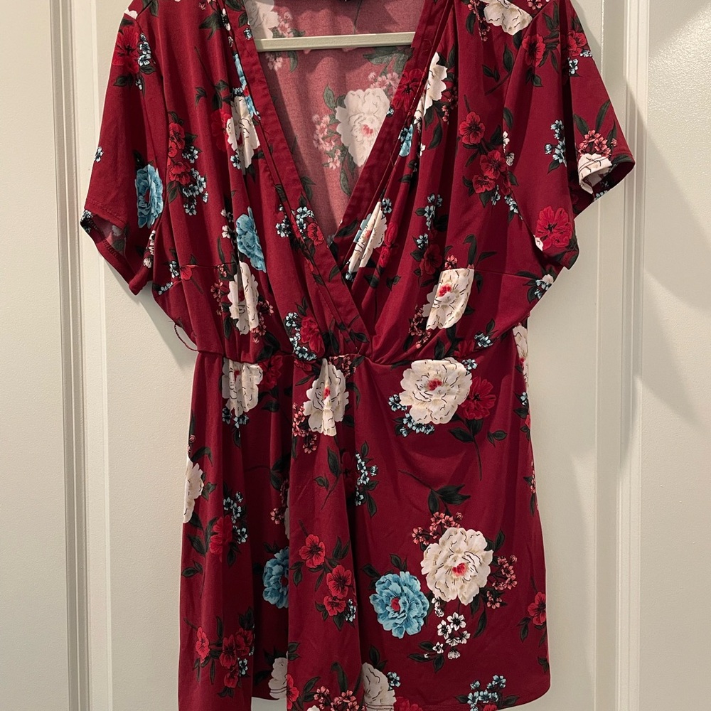Torrid Floral V-Neck Wrap Top - Red